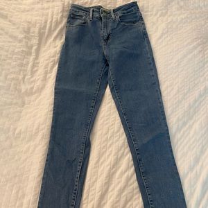 Levi’s 721 high rise skinny jeans.
